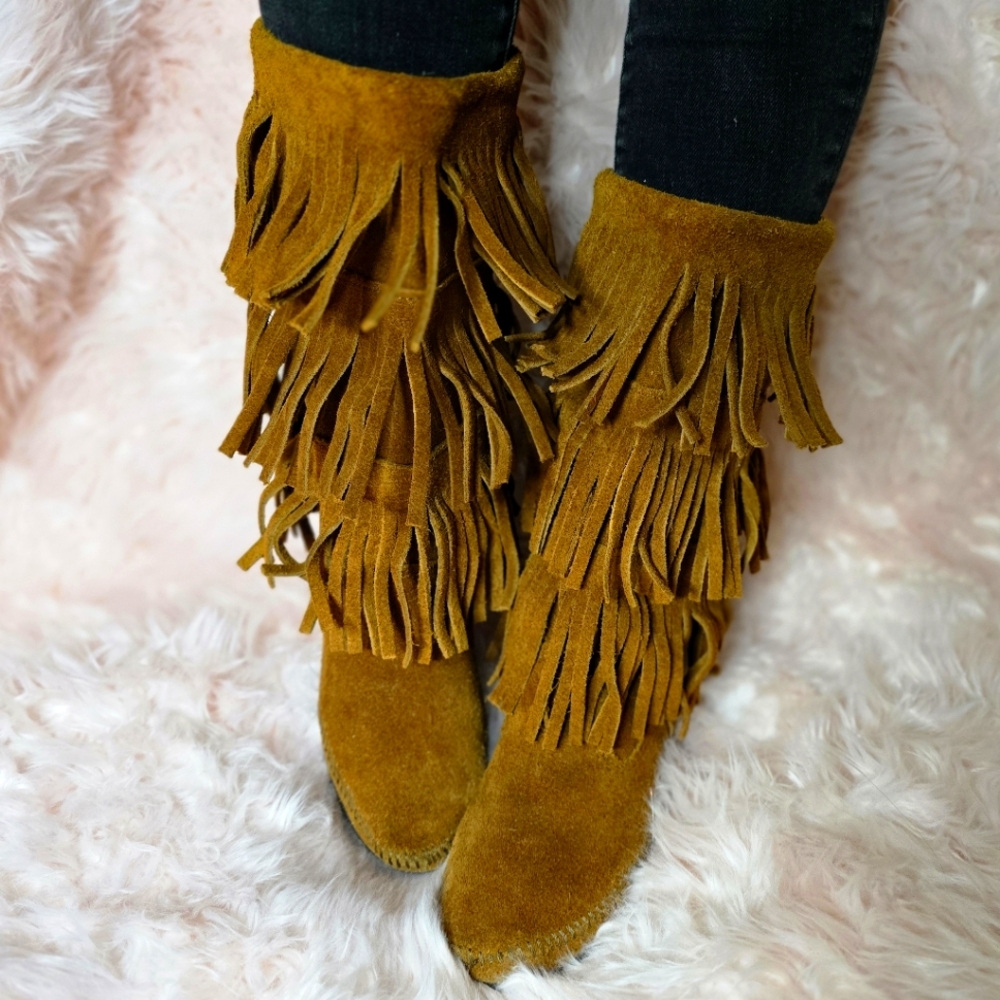 Minnetonka Triple tier fringe boots size 7
